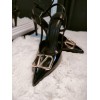 V Gold Detay Siyah Rugan Stiletto V Gold Detay Siyah Rugan Stiletto
